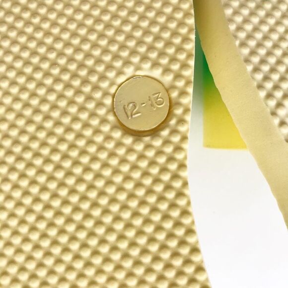 Old navy yellow pool slides EUC size 12-13 - Picture 7 of 7